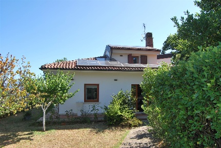 Foto Villa unifamiliare a Larciano di 180 m² con 6 locali in vendita