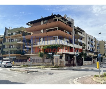 Foto Box in Via Pertini83, Ruvo di Puglia Centro di 20 m² con 1 locali
