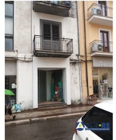 Foto Appartamento in Viale S. Francesco D'Assisi, Fondi Centro di 115 m²