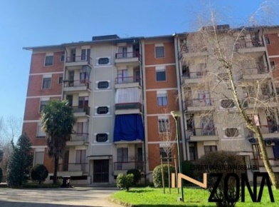 Foto Appartamento in Via Monte Bianco, Limbiate Centro di 118 m² in vendita