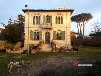 Foto Villa unifamiliare in via XXIV maggio, Grottaferrata Centro di 266 m²