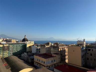 Foto Appartamento in Via Andrea D'Isernia, Napoli Chiaia di 100 m²