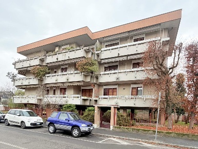 Foto Appartamento in Via Mazzini 2, Rozzano Centro di 125 m² con 3 locali
