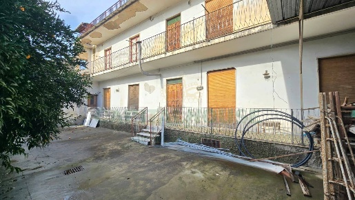 Foto Villa unifamiliare in Viale Carlo III, San Nicola la Strada di 220 m²