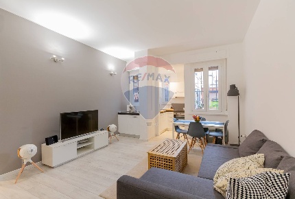 Foto Appartamento in Via Bergognone, Milano Solari di 52 m² con 2 locali