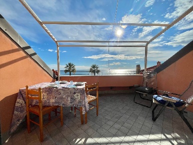 Foto Appartamento in Via Montaldo, Pietra Ligure di 60 m² con 1 locali