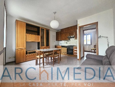 Foto Appartamento in Via Gramsci, Malnate Centro di 66 m² con 3 locali