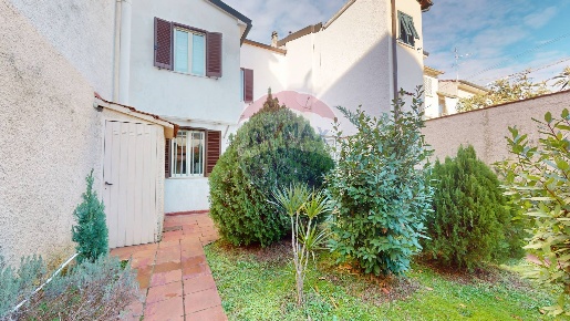 Foto Casa indipendente in via xx Settembre, Viareggio Centro di 189 m²