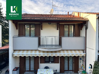 Foto Case semi ndipendenti in Via San Martino, Casciago Centro di 151 m²