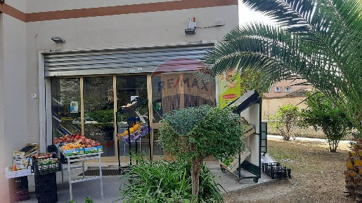 Foto Locale commerciale in Via Pietro Micca, Caserta Ospedale di 47 m²