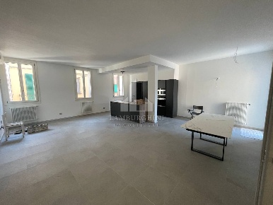 Foto Appartamento in Via Cosme' Tura, Ferrara Centro Storico di 200 m²