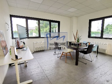 Foto Capannone industriale in Via Strasburgo, Parma San Lazzaro di 320 m²