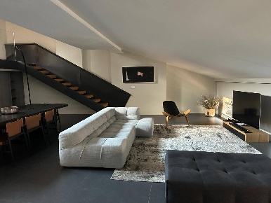 Foto Attico a Mantova Centro di 430 m² con 6 locali in vendita