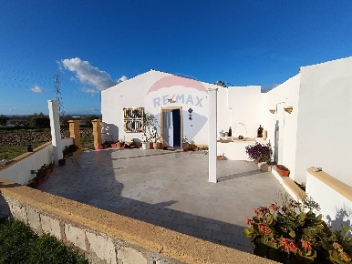 Foto Villa unifamiliare in SP 26 Coste Sant'Ippolito, Pachino di 47 m²