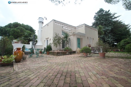 Foto Rustico in Contrada, San Martino in Pensilis di 145 m² con 3 locali