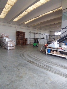 Foto Capannone industriale in Strada Traversetolo, Parma di 600 m²