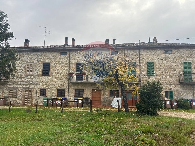 Foto Appartamento in Via 8 Marzo, Fratta Todina Centro di 145 m² in vendita