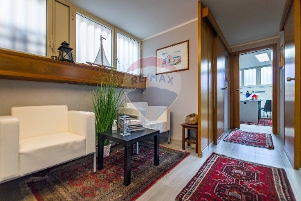 Foto Ufficio in Via Manin, Palermo Borgo Vecchio di 59 m² con 2 locali