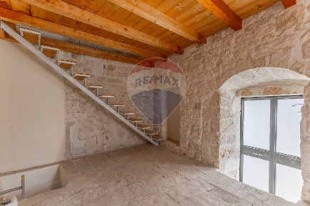 Foto Casa indipendente in Via Francesco Albenzio, Bari Loseto di 33 m²