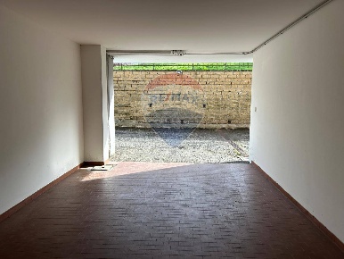 Foto Magazzino in Via Giacomo Puccini, Viterbo Grotticella - Mazzetta