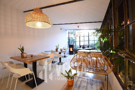 Foto Attività commerciale in Via Milano, Carate Brianza Centro di 200 m²