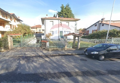 Foto Appartamento a Ponte San Pietro Centro di 104 m² con 3 locali