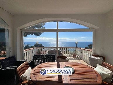 Foto Case semi ndipendenti in Strada delle colline, Andora Marina Di Andora