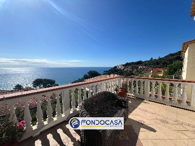 Foto Case semi ndipendenti in Strada delle colline, Andora Marina Di Andora