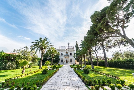 Foto Villa singola in Via Napoli, Bari Santo Spirito di 786 m² in vendita