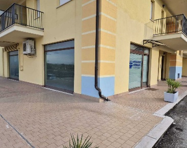 Foto Locale commerciale in Via Ferdinando Galliani 41B, Altino di 75 m²