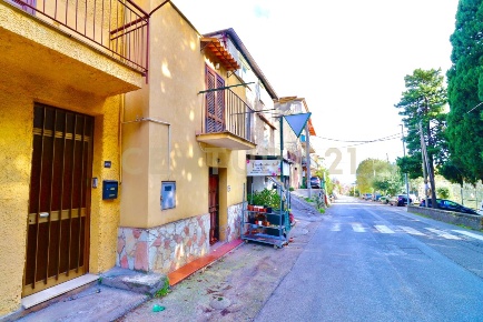 Foto Appartamento in Via Pietro Novelli 378, Monreale Centro di 90 m²