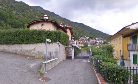 Foto Villa a schiera in Via Trento 14, Lumezzane di 385 m² con 4 locali