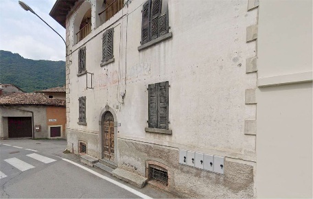 Foto Appartamento in Via Vittorio Veneto 28, Idro Crone di 135 m² all'asta