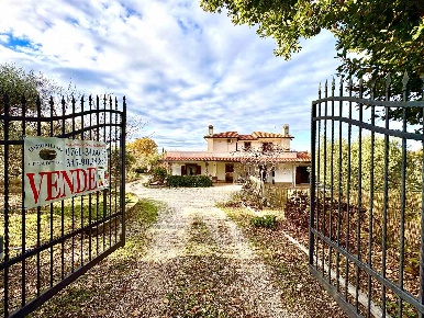 Foto Villa bifamiliare in STRADA BUON RESPIRO 21A, Viterbo di 120 m²