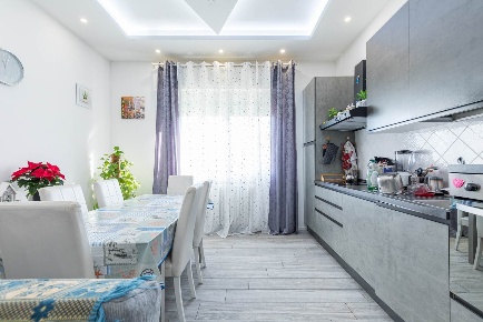 Foto Appartamento in via dello Scalo 11, Signa Centro di 96 m² con 4 locali