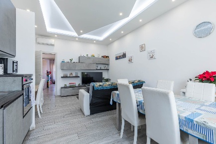 Foto Appartamento in via dello Scalo 11, Signa Centro di 96 m² con 4 locali