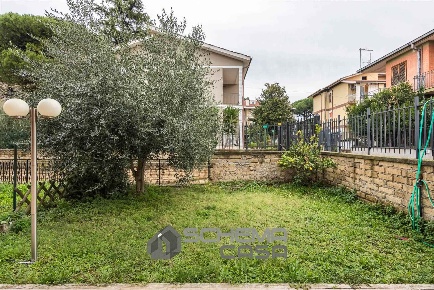 Foto Appartamento in VIA DELLA TENUTA DEL CASALOTTO 80, Roma Morena