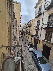 Foto Appartamento a Palermo Cassaro di 135 m² con 6 locali in vendita