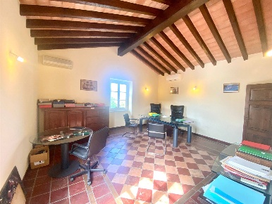 Foto Ufficio a Sarzana Bradia, Nave, San Michele di 97 m² con 3 locali