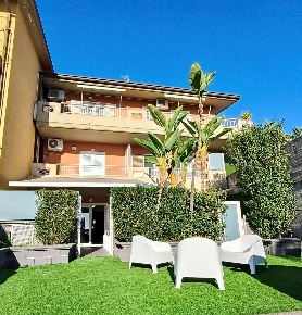 Foto Appartamento in Via Ulisse 5-7, Aci Castello Centro di 80 m²