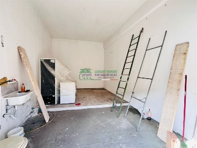 Foto Locale commerciale in Via Forlanini, Comiso Centro di 100 m²