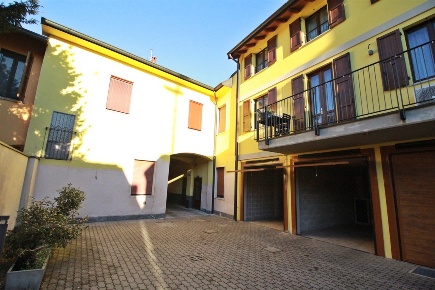 Foto Appartamento in VIA ALESSANDRO MANZONI, Concorezzo Centro di 215 m²