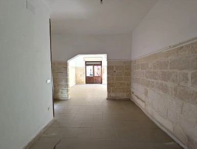 Foto Appartamento in VIA PETRONELLI, Trani di 44 m² con 1 locali in vendita
