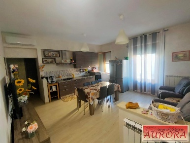 Foto Appartamento a Poggibonsi Centro di 94 m² con 3 locali in vendita