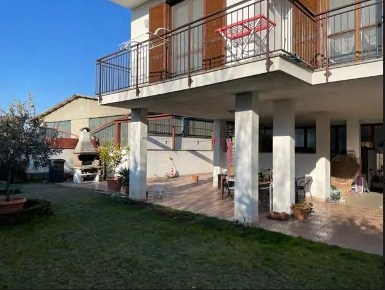Foto Casa indipendente a Forno Canavese di 110 m² con 4 locali in vendita