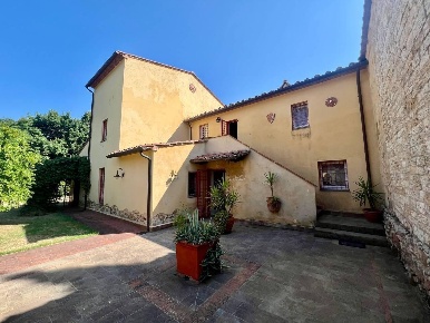 Foto Villa unifamiliare a Casciana Terme Lari Collemontanino di 220 m²