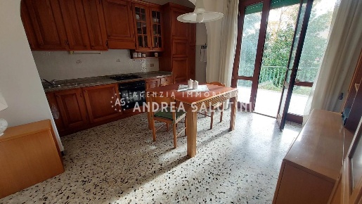 Foto Casa indipendente a Calcinaia Centro di 150 m² con 6 locali in vendita