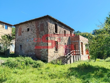 Foto Casale a Montecatini-Terme di 210 m² con 9 locali in vendita