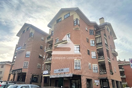 Foto Appartamento in via G. Rossini 28, Albano Laziale Centro di 100 m²