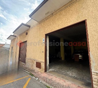 Foto Casa indipendente in Via CAVOUR 70, Pulsano Centro di 145 m²